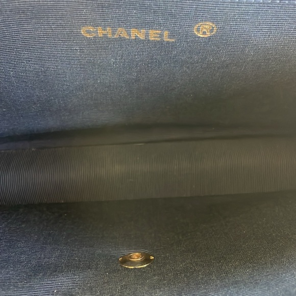 CHANEL SINGLE FLAP BAG - Picture 7 of 14